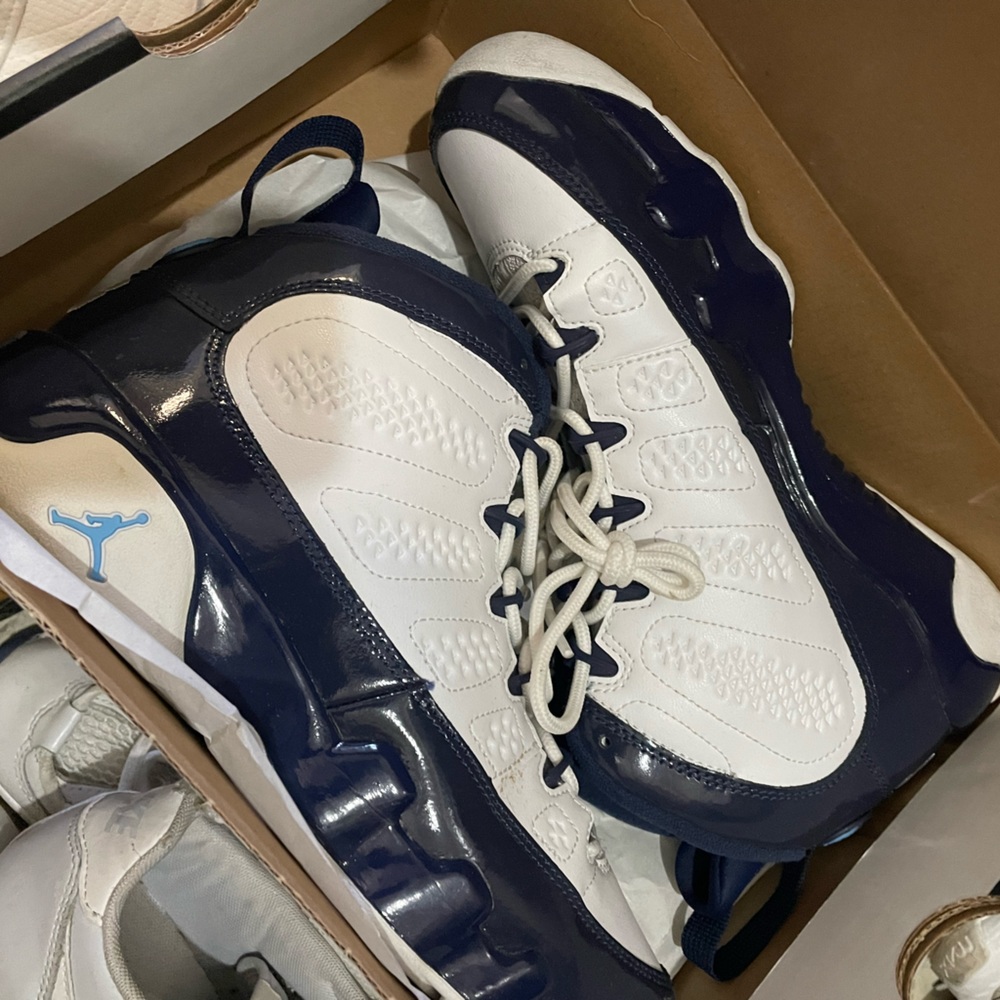 Jordan 9 Retro
Pearl Blue